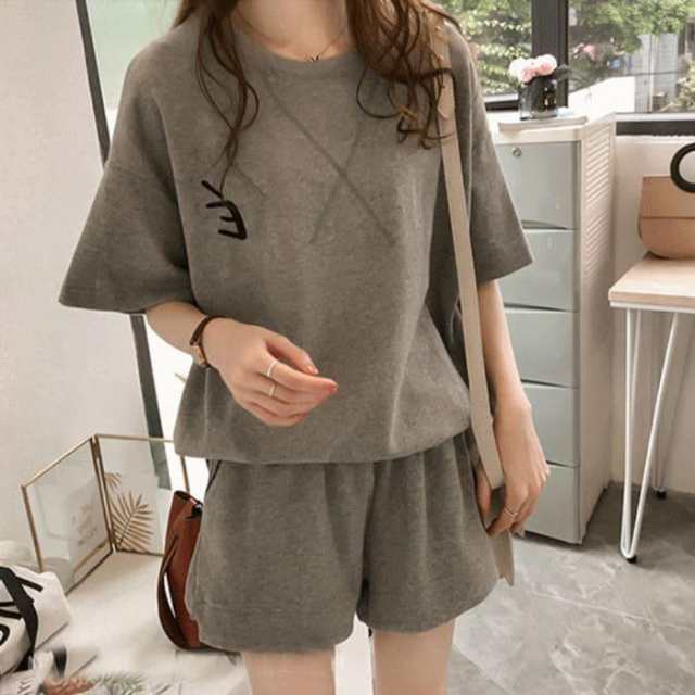 【カラー】グレー系・レッド系・ピンク系 【サイズ】M/L/XL/2XL/3XL/4XL（単位cm） M 着丈56 バスト95 肩幅46 袖丈10 ズボン丈26.5 ヒップ97 L 着丈57 バスト99
