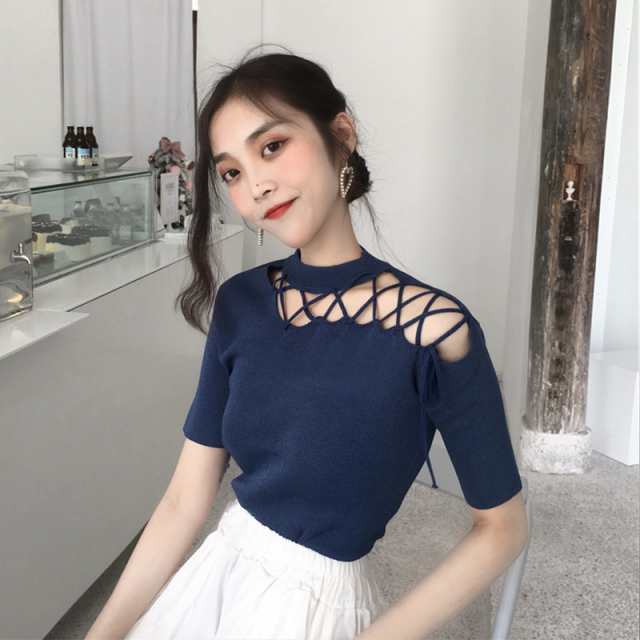トップス 半袖 Tシャツ 袖あり レースアップ 穴あき 肌魅せ 肩見せ 肩出し 無地 イレギュラー アシメ デザイン ラウンドネック スリム 細身 個性的 大人可愛い かわいい 可愛い 大人女子 おし